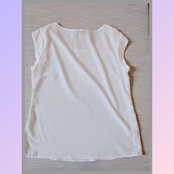 The Limited Top (white top only) - Picture 5 of 6